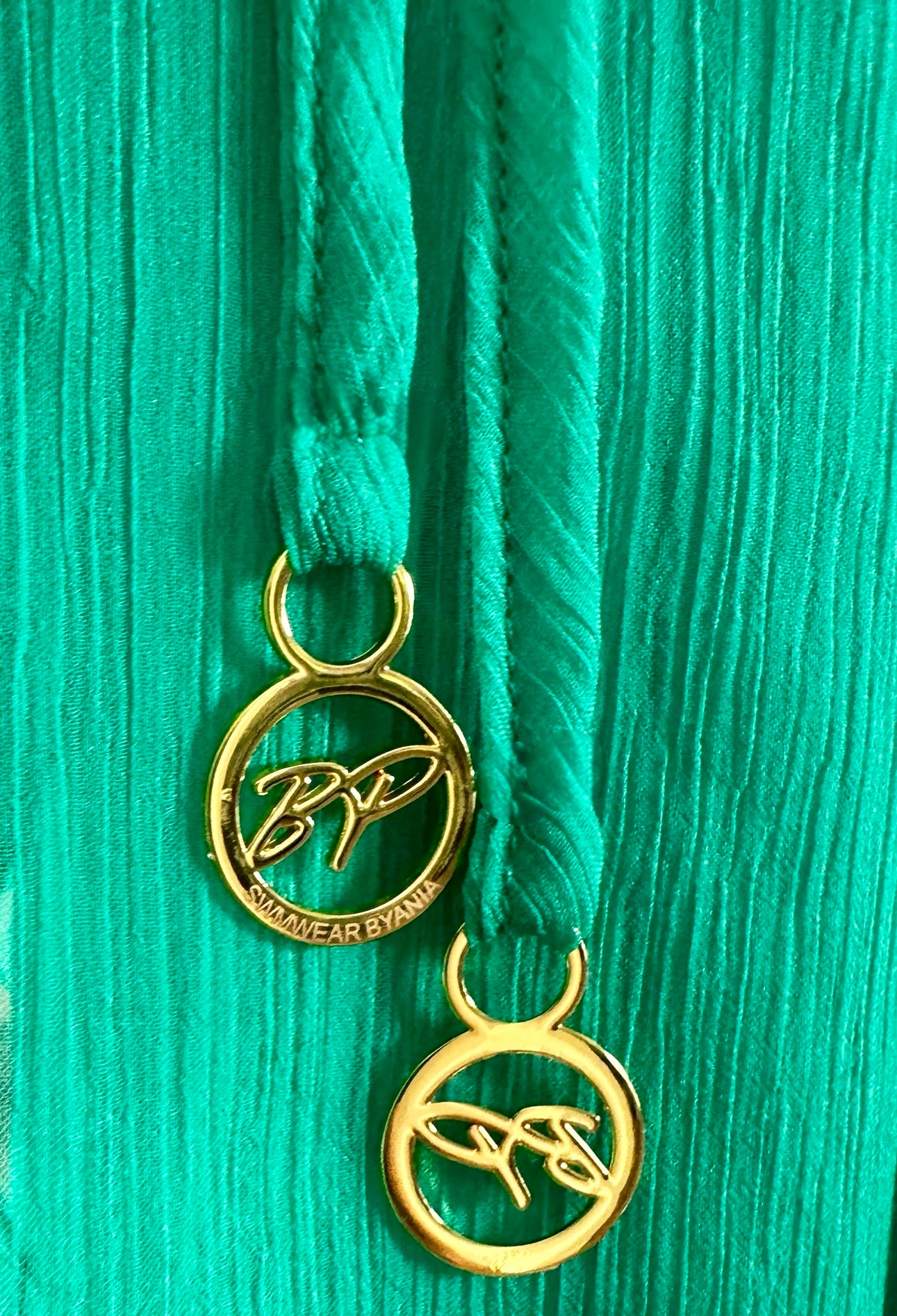 EMERALD ELEGANCE